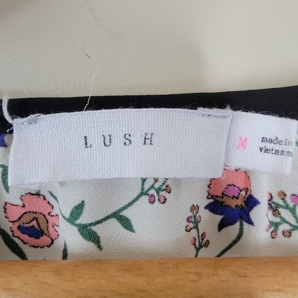 Lush | Floral Cropped Long Sleeve Blouse Size Medium - Picture 3 of 5